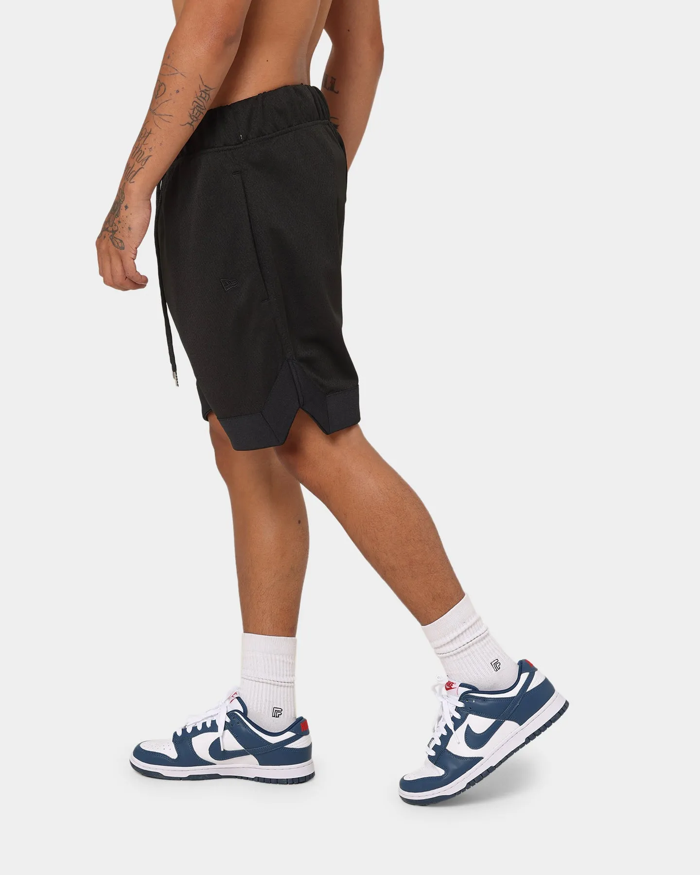 New Era Los Angeles Dodgers Black On Black Shorts Black