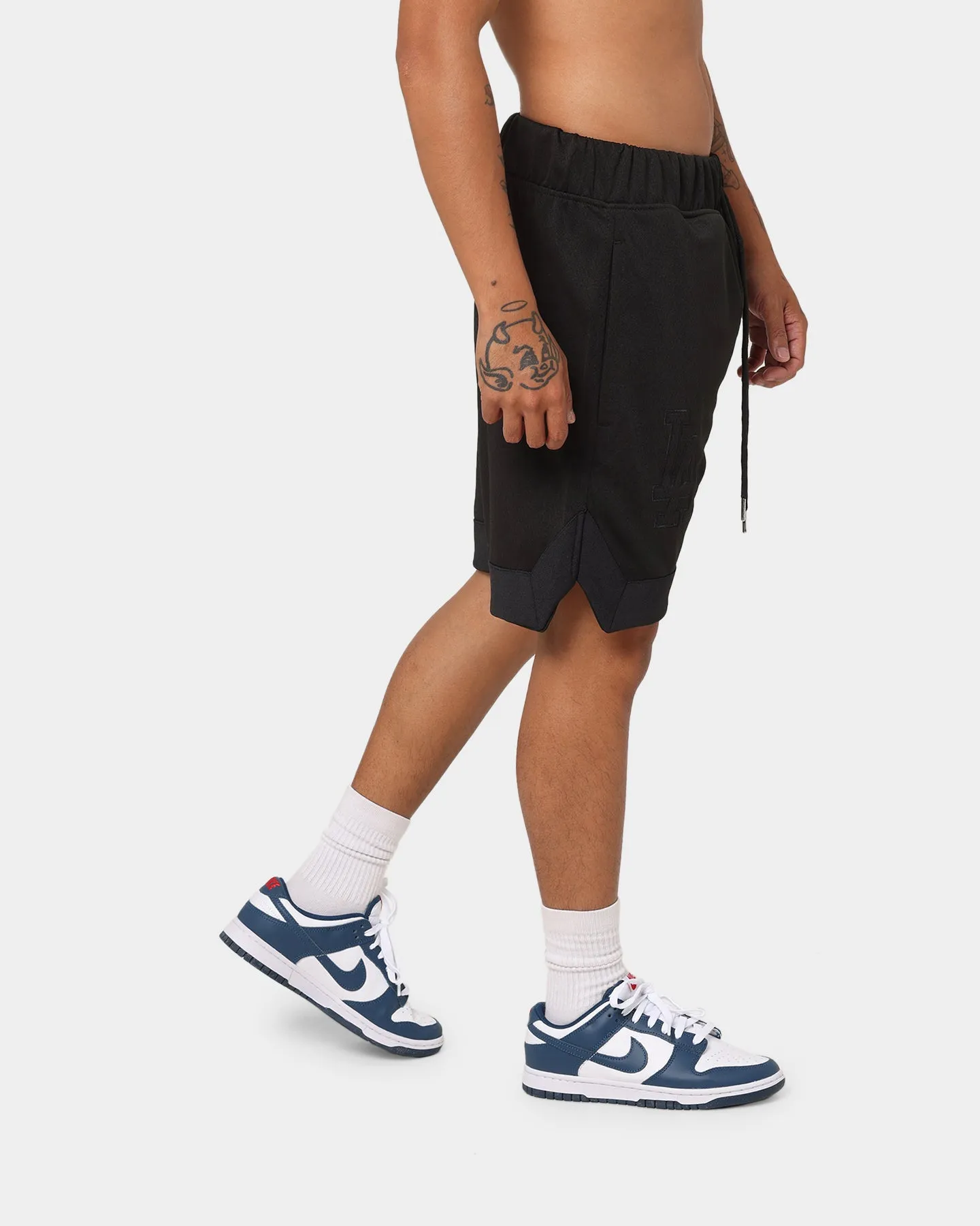 New Era Los Angeles Dodgers Black On Black Shorts Black
