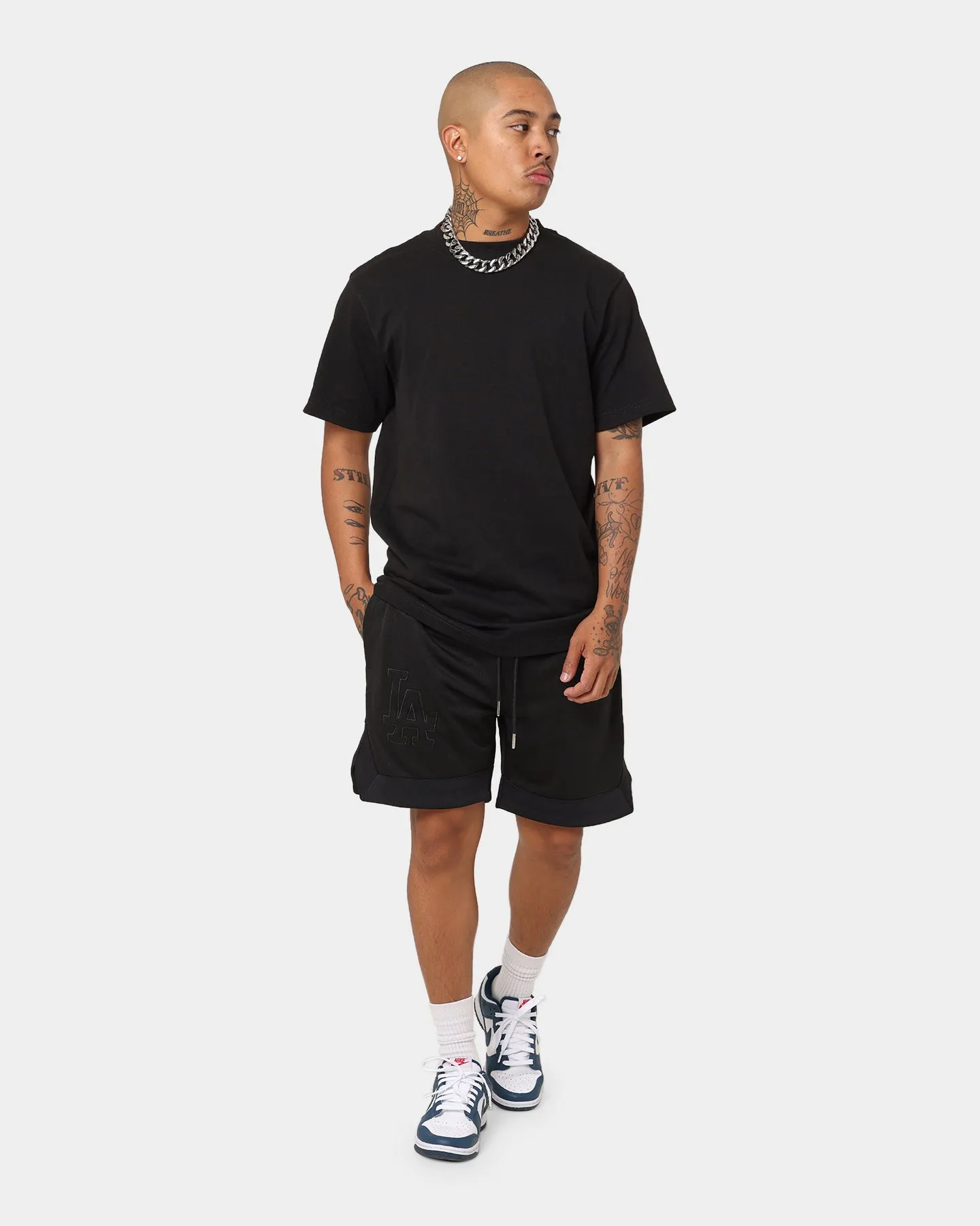 New Era Los Angeles Dodgers Black On Black Shorts Black