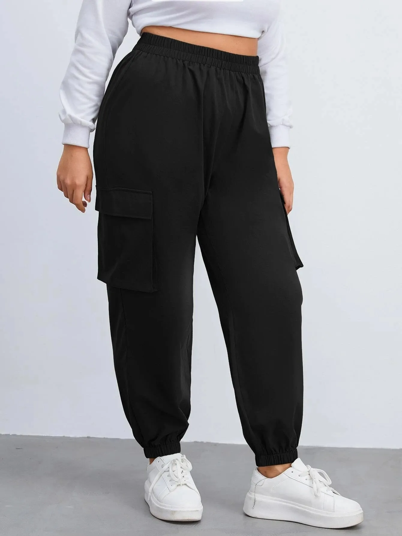 Regular Fit Flap Pocket Cargo Pant