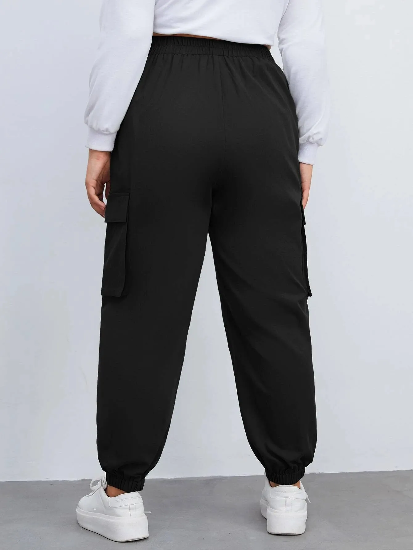 Regular Fit Flap Pocket Cargo Pant