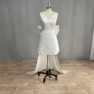 Short Mini Satin V Neck Bridal Gown Large Bow Open Back Sleeveless Above Knee Length Wedding Party Dress