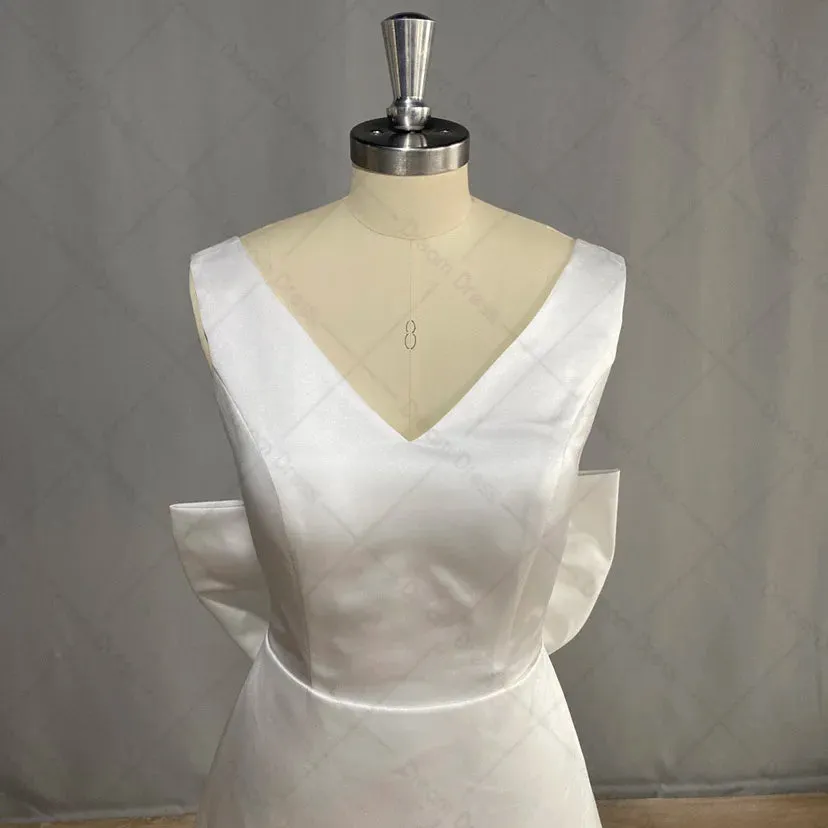 Short Mini Satin V Neck Bridal Gown Large Bow Open Back Sleeveless Above Knee Length Wedding Party Dress