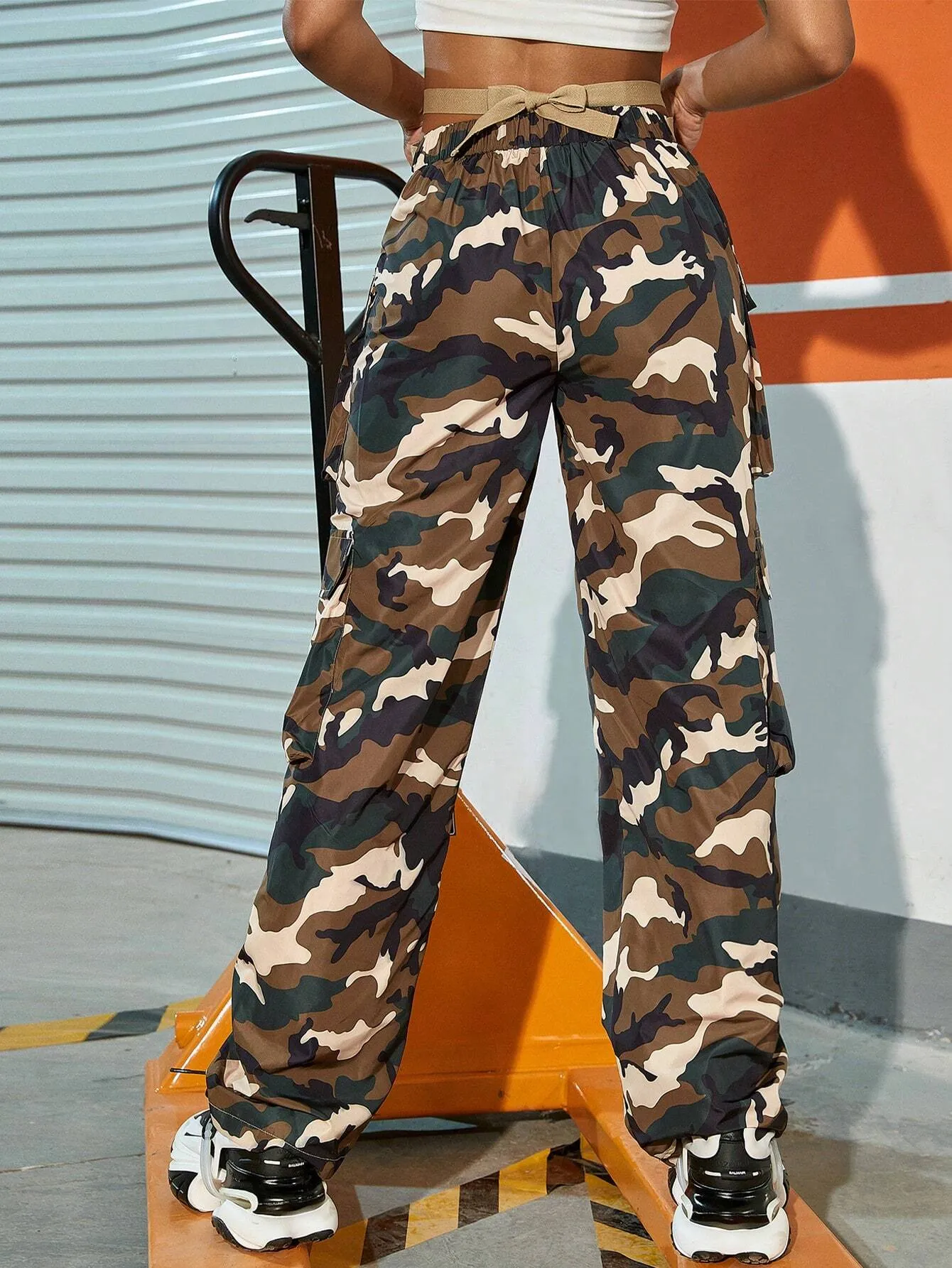 Street V Waist Camo Print Flap Pocket Side Cargo Pants