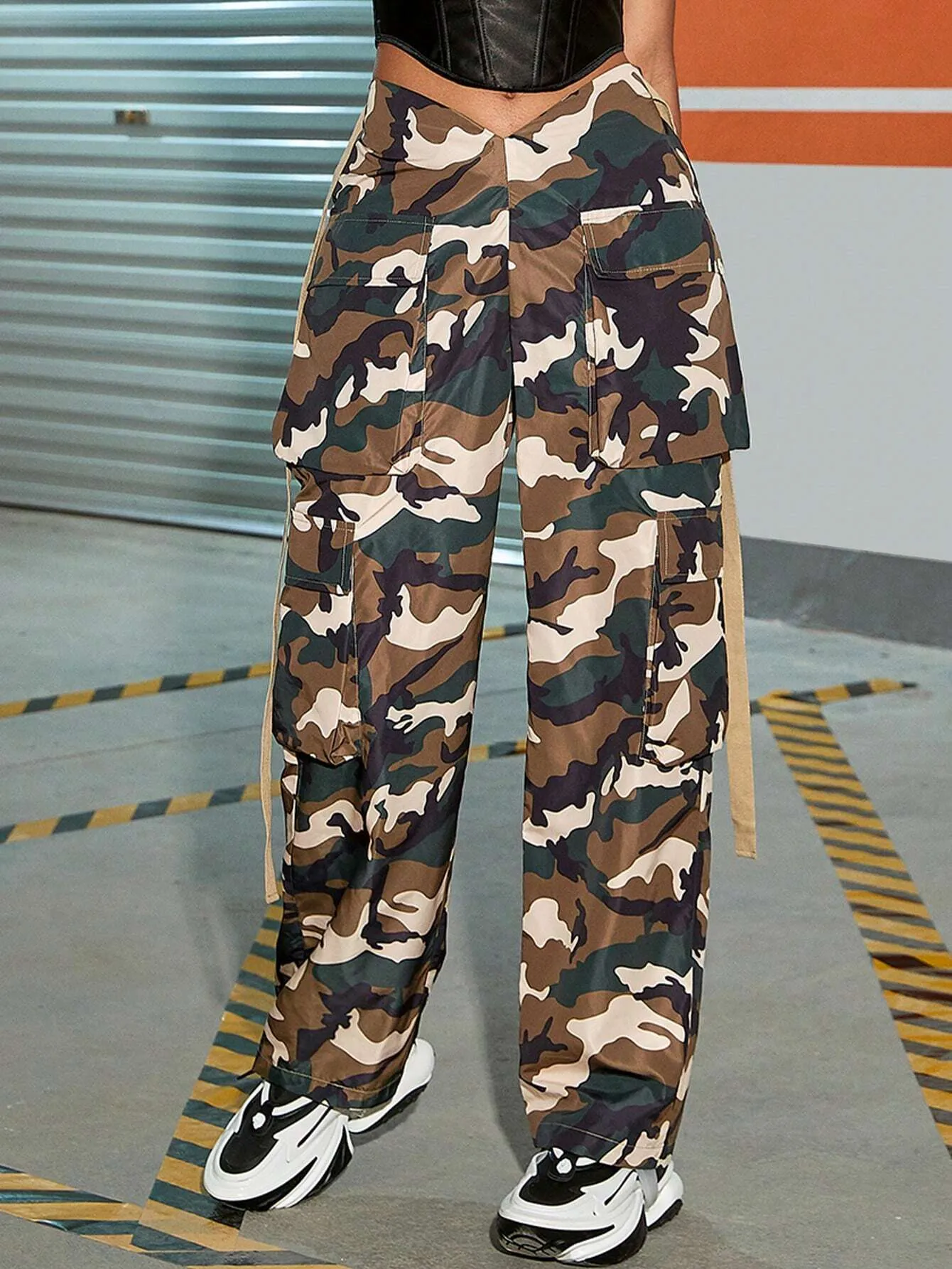 Street V Waist Camo Print Flap Pocket Side Cargo Pants