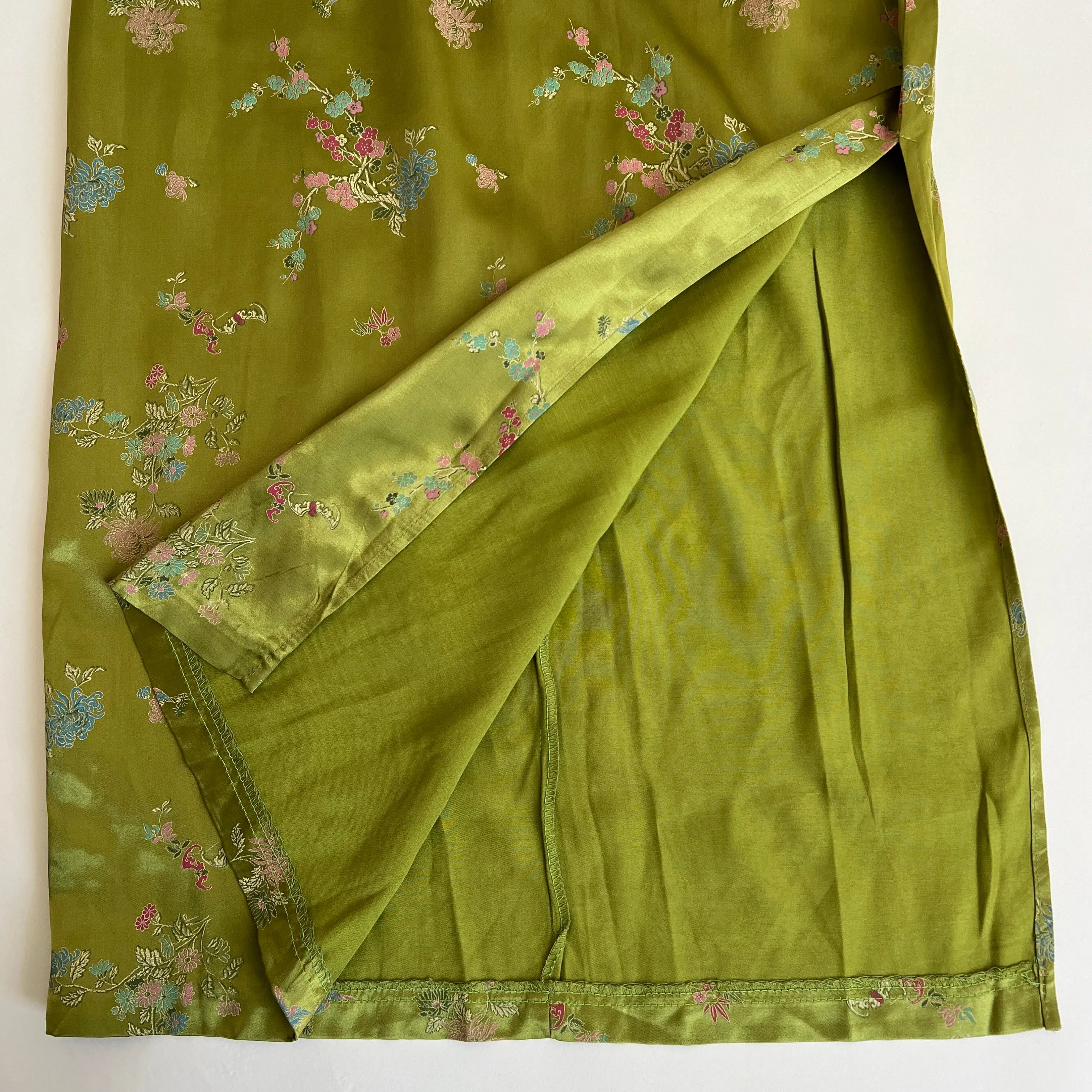 Vintage 90s green print satin maxi skirt (M/L)